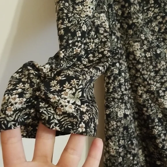 ASTRA / Symmetric Neck Puff Shoulder Dress In Black Floral / L / NWT - Picture 6 of 7